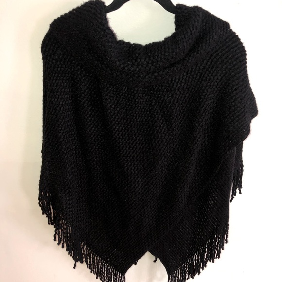 Collection Eighteen Black Poncho - Picture 2 of 2